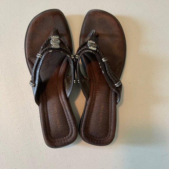EUC Ladies sandals- 8 med - Brown - Picture 1 of 6